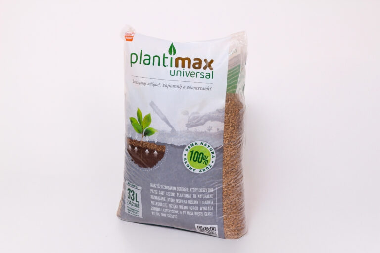 Worek ściółki Plantimax Universal 33 l z kruszonem ze słomy zbóż na jasnym tle.